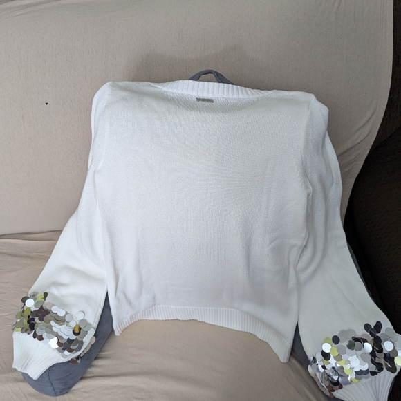 Micheal Kors white with large silver sequins on the sleeve women's small - Picture 2 of 4